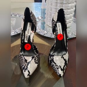 Women heel shoes